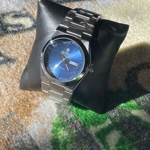 Luxury blue face watch